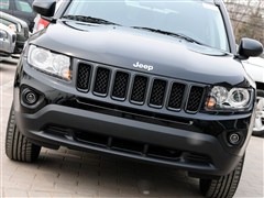 2013款 2.0L 两驱炫黑豪华版