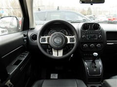 2013款 2.0L 两驱炫黑豪华版