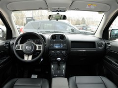 2013款 2.0L 两驱炫黑豪华版