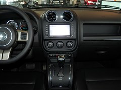 2013款 2.4L 四驱炫黑导航版