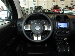 2013款 2.4L 四驱炫黑导航版