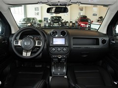 2013款 2.4L 四驱炫黑导航版