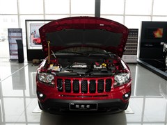 2013款 2.4L 四驱炫黑导航版