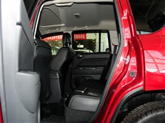 2013款 2.4L 四驱炫黑导航版