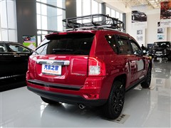 2013款 2.4L 四驱炫黑导航版