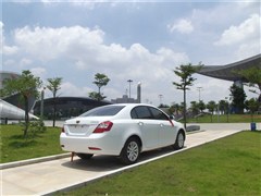 2013款 三厢 1.8L CVT精英型