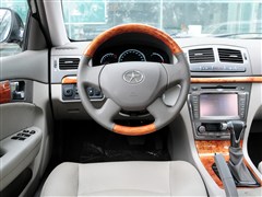 2012款 2.0L 自动尊崇型