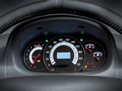 2011款 1.5L 手动运动天窗型