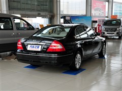 2011款 2.0L 自动豪华型