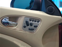 2006款 4.2L V8双门跑车