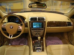 2006款 4.2L V8双门跑车