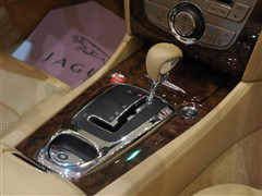 2006款 4.2L V8双门跑车