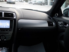 2009款 XKR 5.0L V8机械增压硬顶跑车