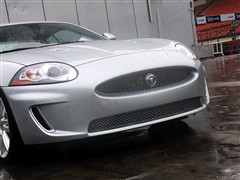 2009款 XKR 5.0L V8机械增压硬顶跑车