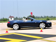2009款 XKR 5.0L V8机械增压敞篷跑车