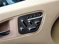 2009款 XKR 5.0L V8机械增压敞篷跑车