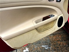 2009款 XKR 5.0L V8机械增压敞篷跑车