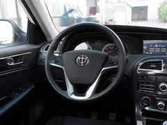 2014款 1.5T 手动两驱运动型