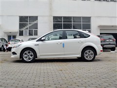 2014款 两厢经典 1.8L 手动酷白典藏版