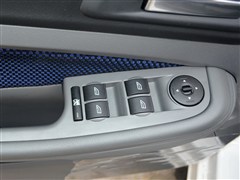 2014款 两厢经典 1.8L 手动酷白典藏版