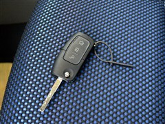 2014款 两厢经典 1.8L 手动酷白典藏版