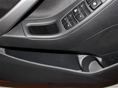 2015款 1.6L 自动时尚型