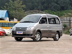 2015款 M3 1.6L 7座豪华型