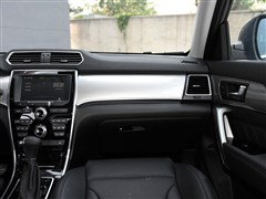 2015款 1.5T 自动两驱精英版