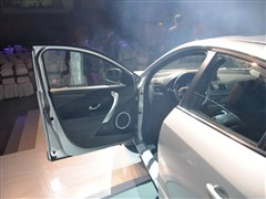 2011款 2.0L 豪华导航版