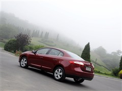 2011款 2.0L 豪华导航版