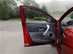 2011款 2.0L 豪华导航版