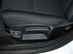 2013款 2.0L 标准版