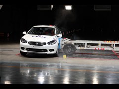 2013款 2.0L 标准版