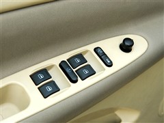 2007款 2.0L 自动豪华型