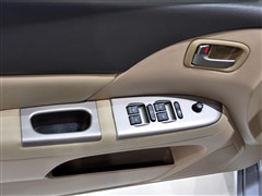 2009款 1.5L 豪华版