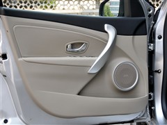 2011款 2.0L 标准版