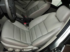 2010款 三厢 1.8L 手动尊贵型