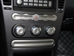 2010款 三厢 2.0L 自动尊贵型