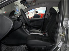 2010款 三厢 2.0L 自动尊贵型