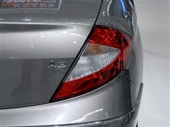 2010款 三厢 2.0L 自动尊贵型