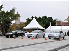 2011款 2.5L 旗舰导航版