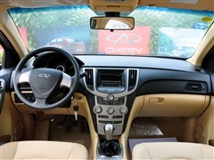 2010款 改款三厢 1.6L 手动进取型