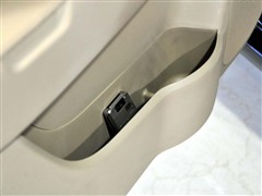 2009款 2.0L 自动豪华型