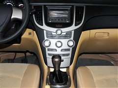 2010款 改款两厢 1.6L 手动进取型