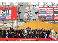 奥迪车队RS Q e-tron再度征服达喀尔拉力赛